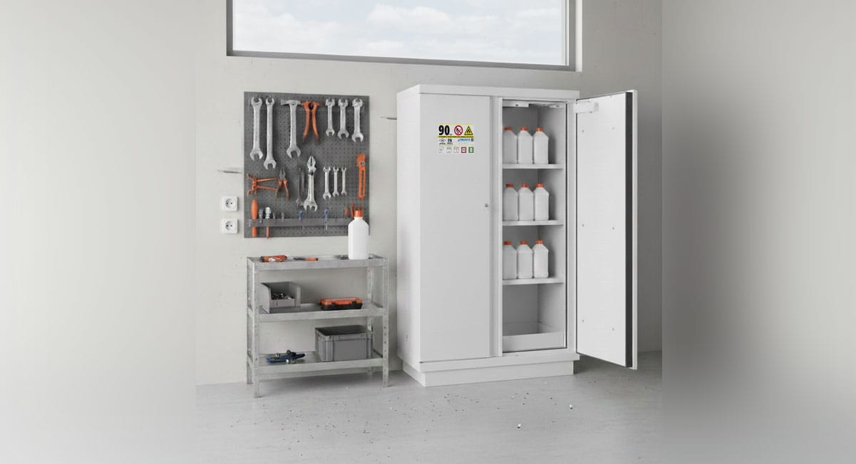 STORAGE OF FLAMMABLE PRODUCTS IN INDUSTRY