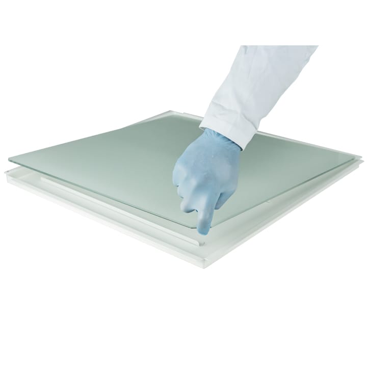 Containment sump and tempered glass work-top for H06