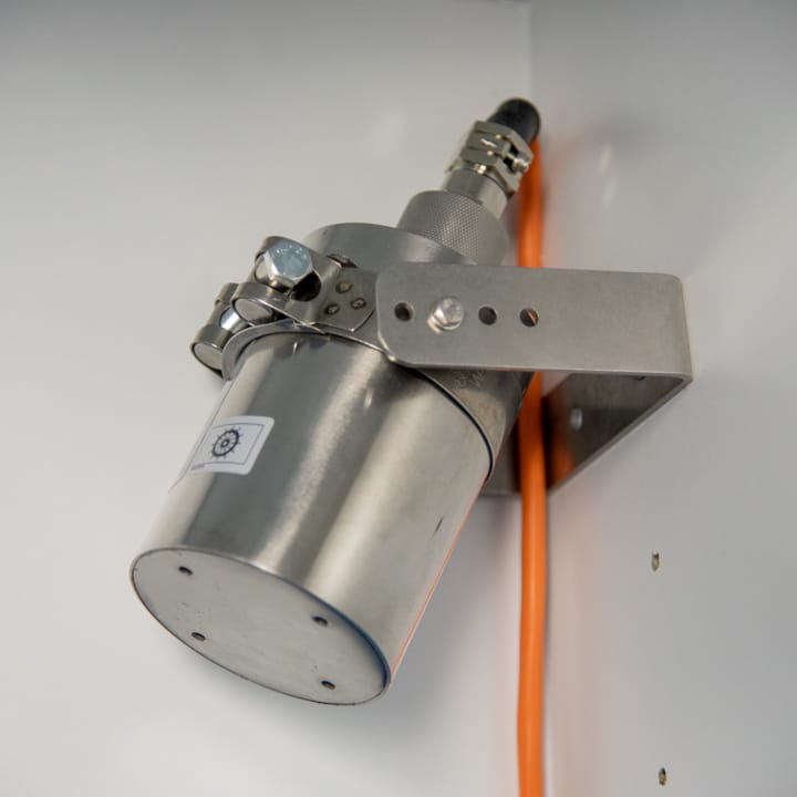 Visual & audible alarm + control box + smoke detector + fire extinguisher EX200Li + cable duct